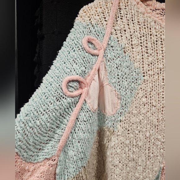 Vintage Partners II by Mervyn’s Pastel Geometric Knit Sweater - Picture 4 of 9